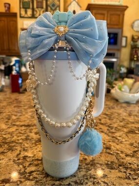 Blue Bow & Pearl Charm Tumbler Accessory Set